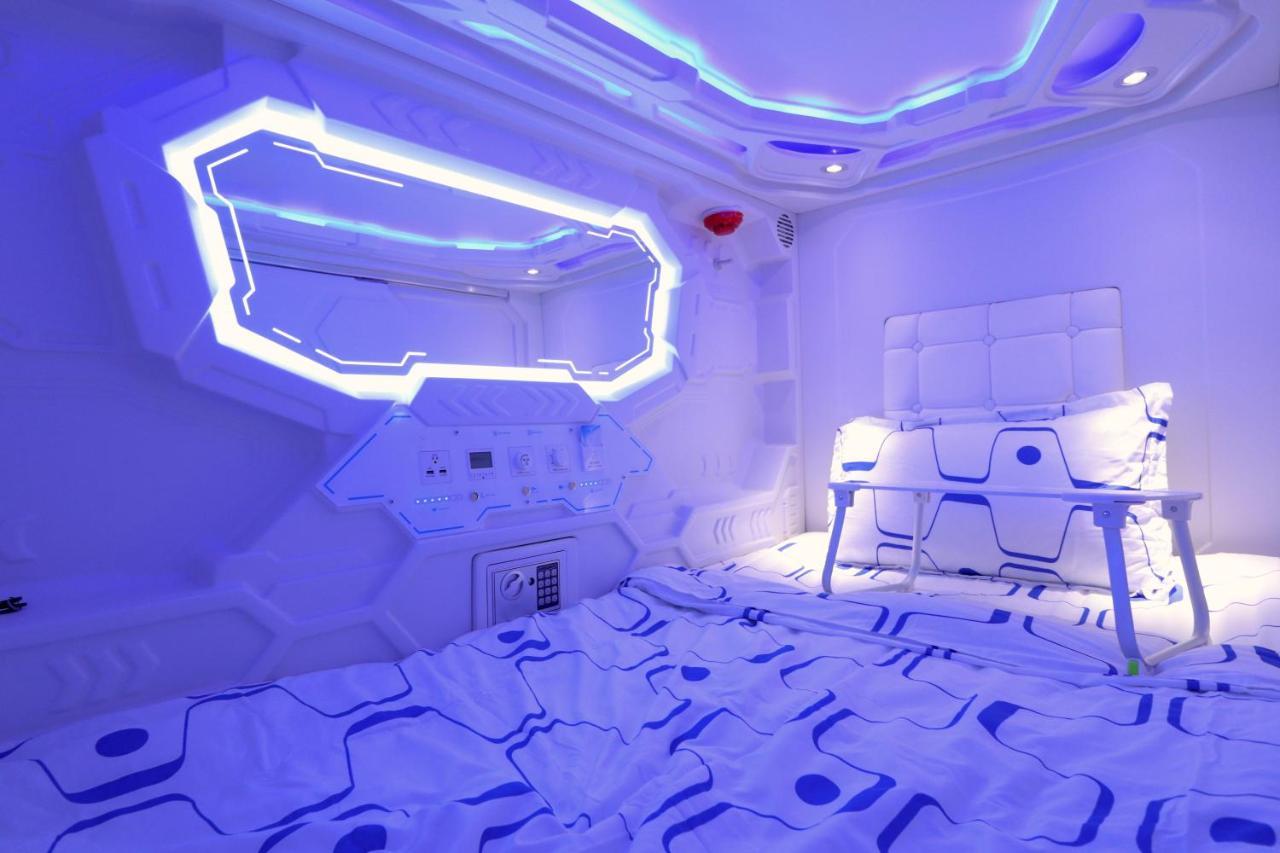 Jc Space Capsule Hotel Kuah Exterior photo