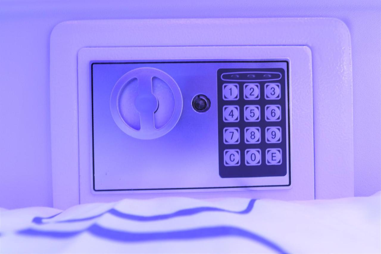 Jc Space Capsule Hotel Kuah Exterior photo